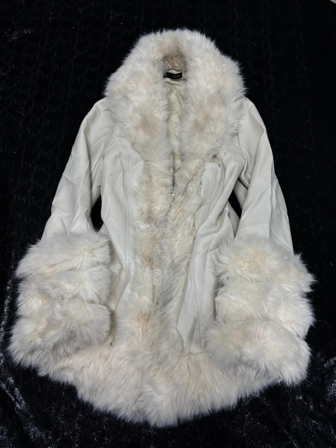 “Vintage” 00’s Rare Design White Fur Tri 상품이미지7