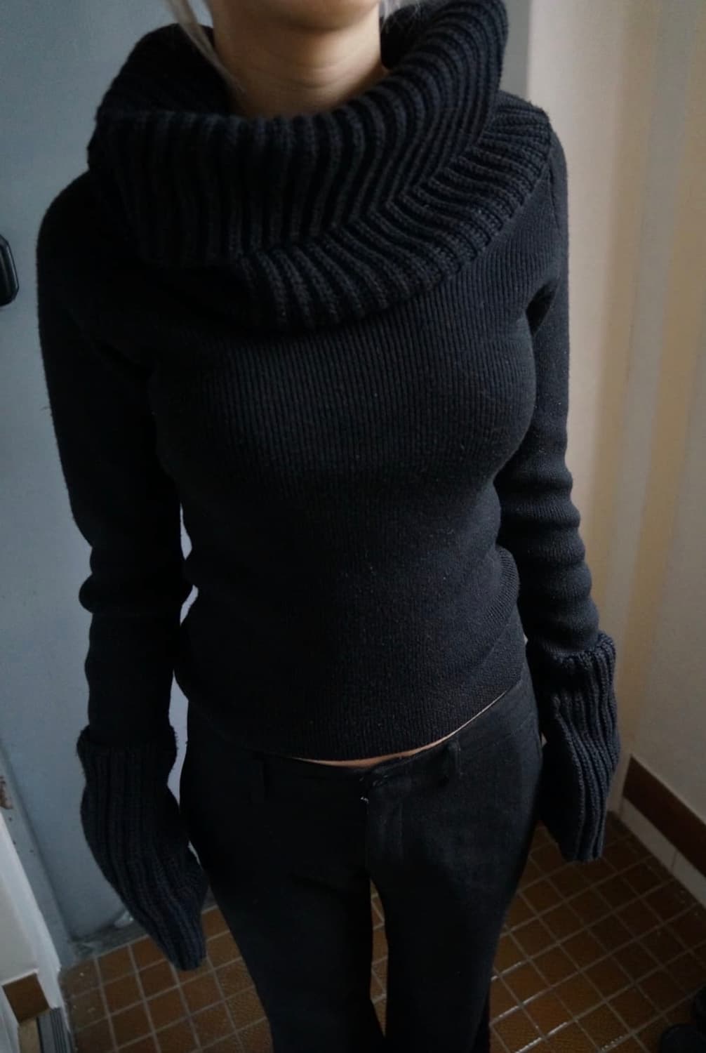 미우미우 터틀넥 니트 상품이미지2