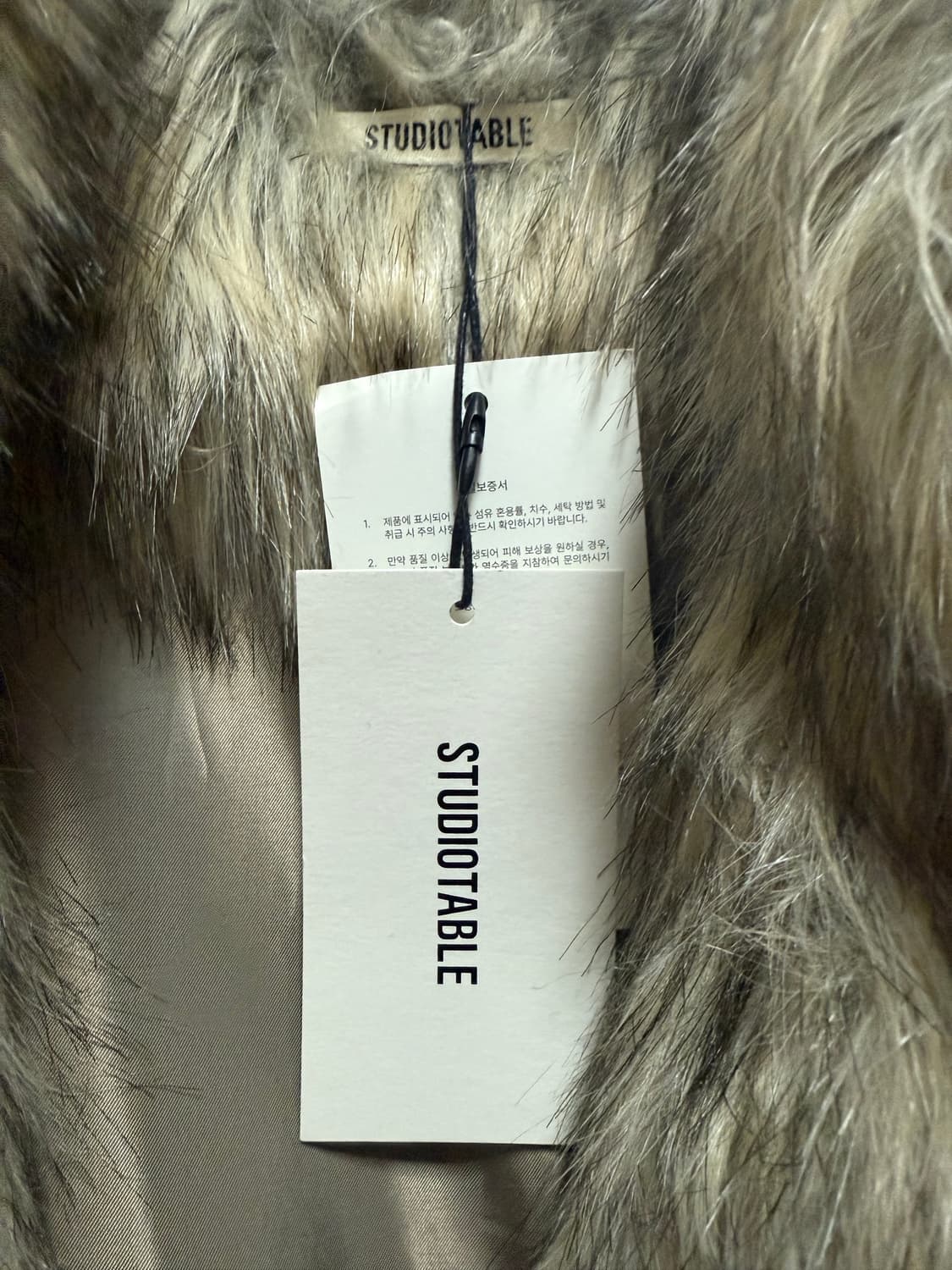 스튜디오테이블 롱헤어 퍼코트 베이지 상품이미지3