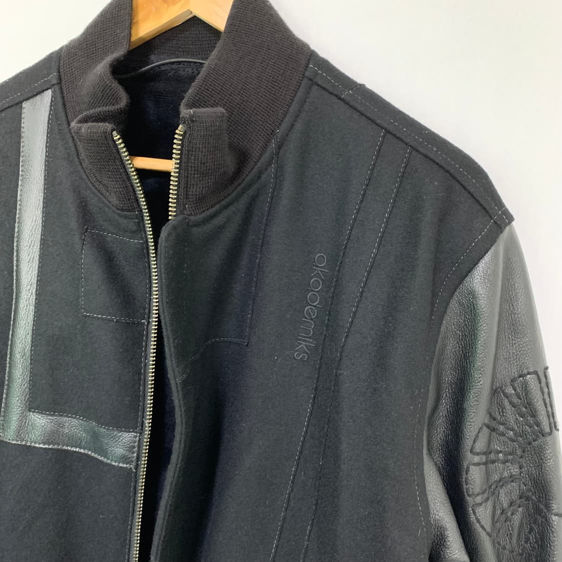 아카데믹스 블랙 레더 배색 봄버 스타디움 자켓 빈티지 00s스트릿칼하트 상품이미지3