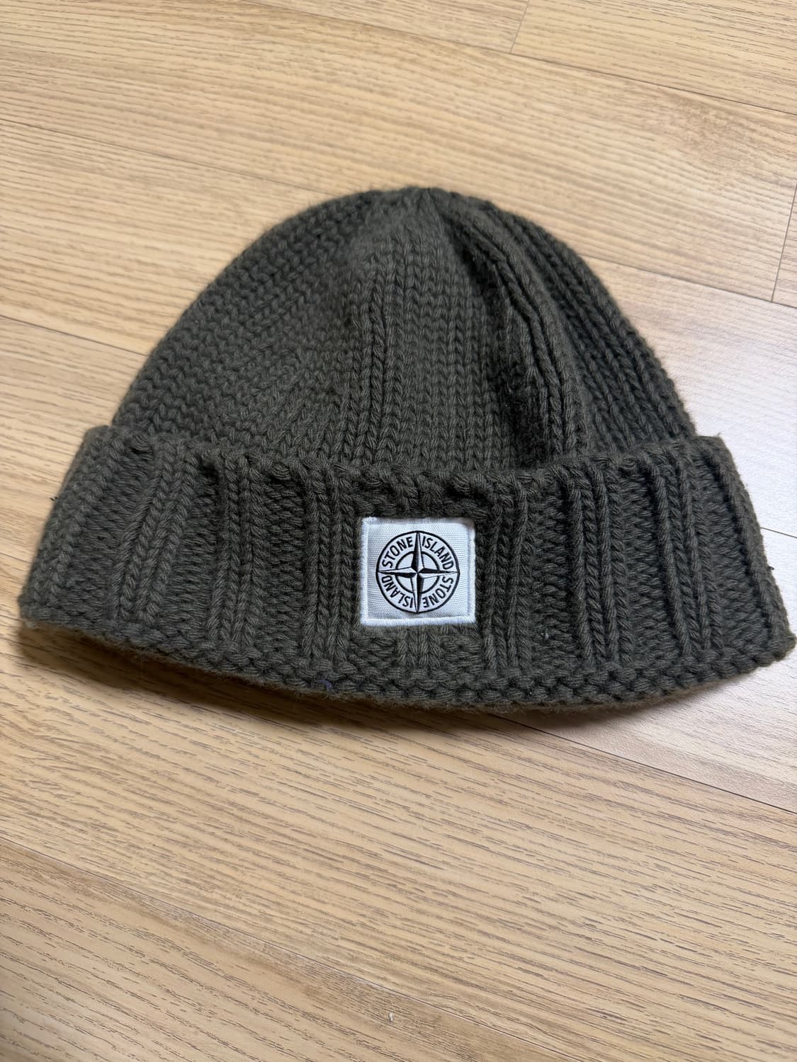 [OS] 스톤아일랜드 니트 비니 카키 상품이미지1