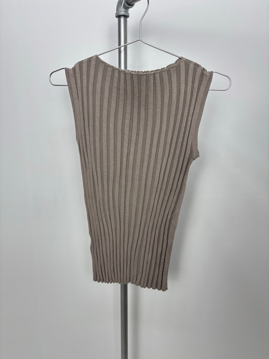 RIBBED KNIT SLEEVELESS 상품이미지7