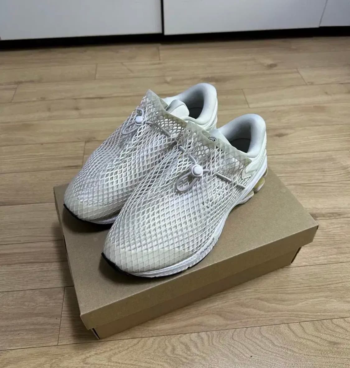 아식스 x 비비안 웨스트우드 젤카야노 버치화이트 US9 (빈지노 착용 동 상품이미지1