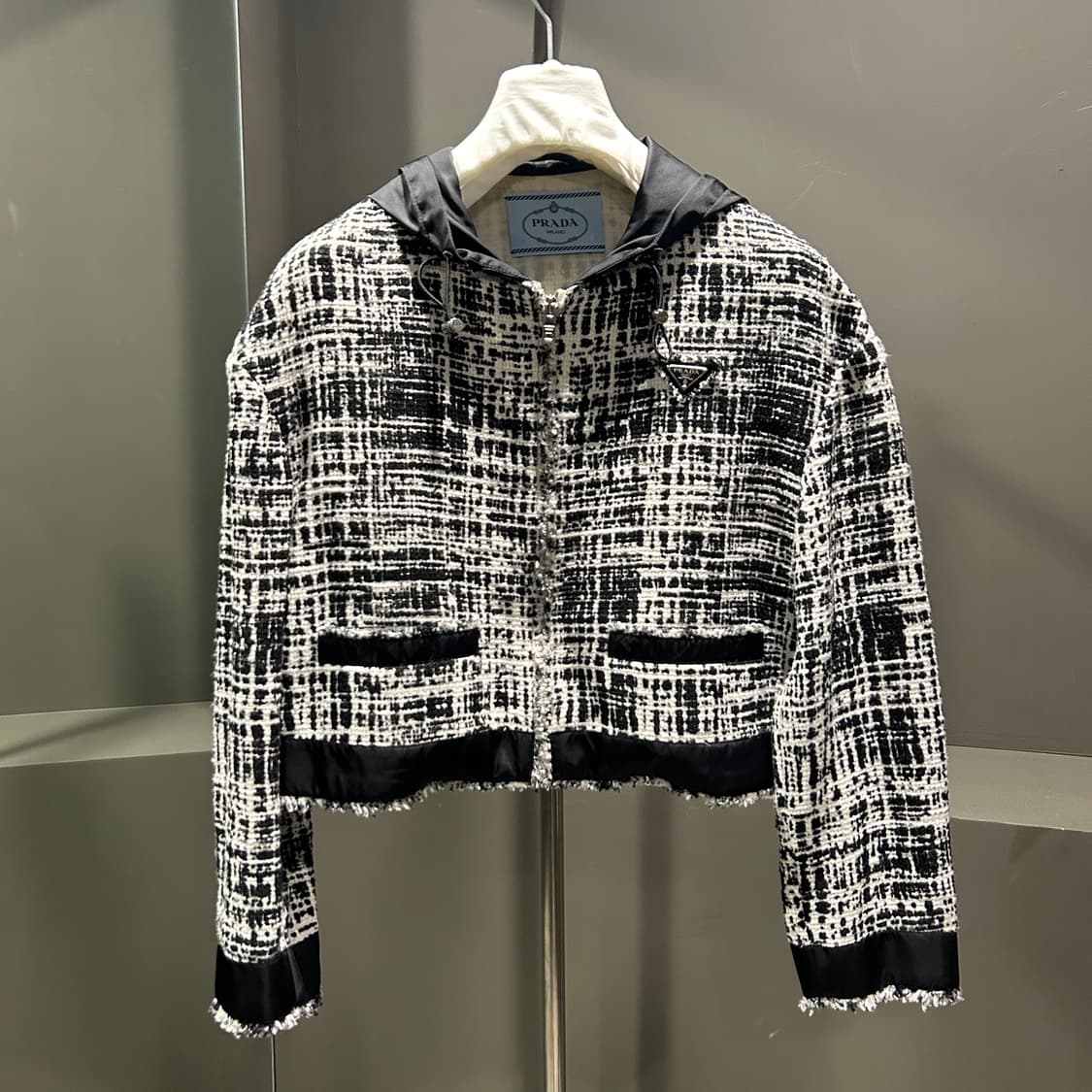 프라다 나일론 트위드 셋업 투피스 상품이미지2