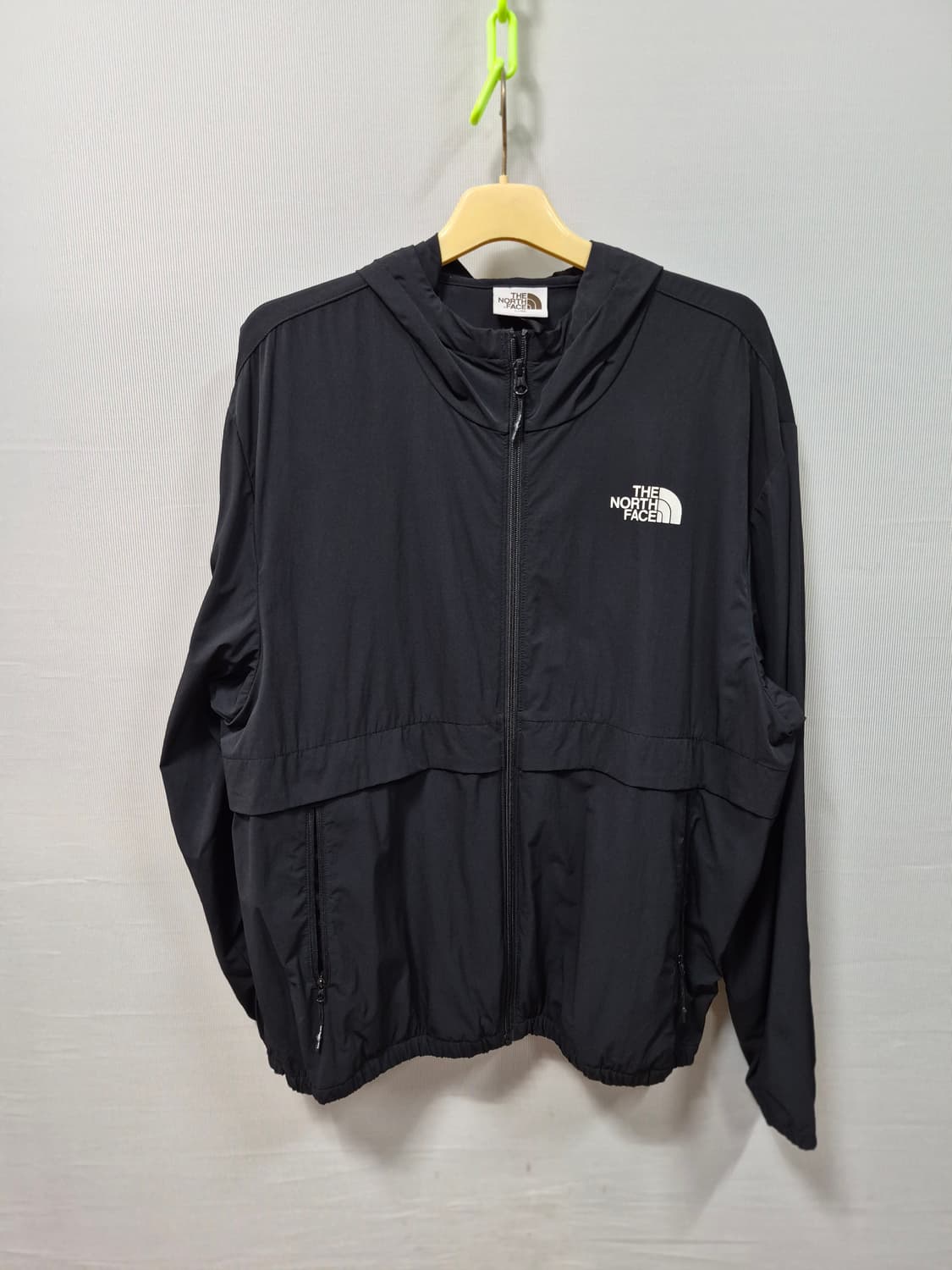 노스페이스 블랙 후드 바람막이 자켓 L 100~105 상품이미지1