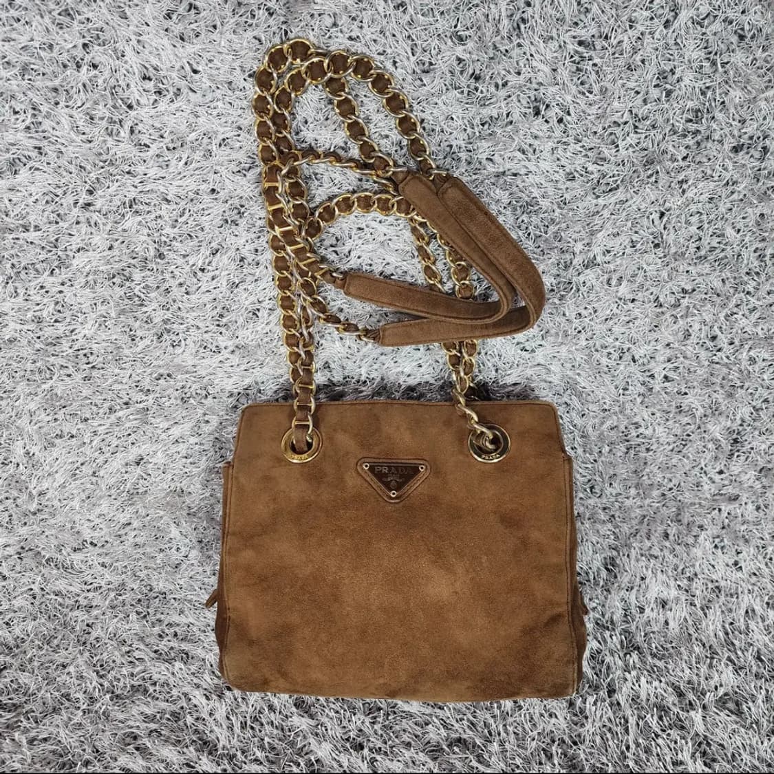 프라다 스웨이드 금장 체인 숄더백 상품이미지1
