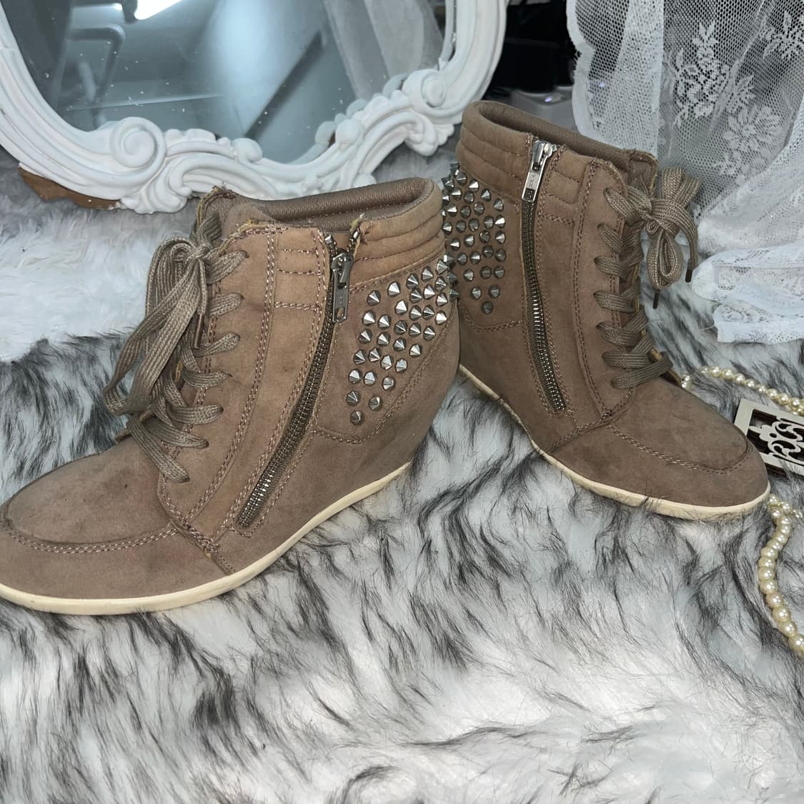 빈티지 스터드 웨지힐 스니커즈 상품이미지2