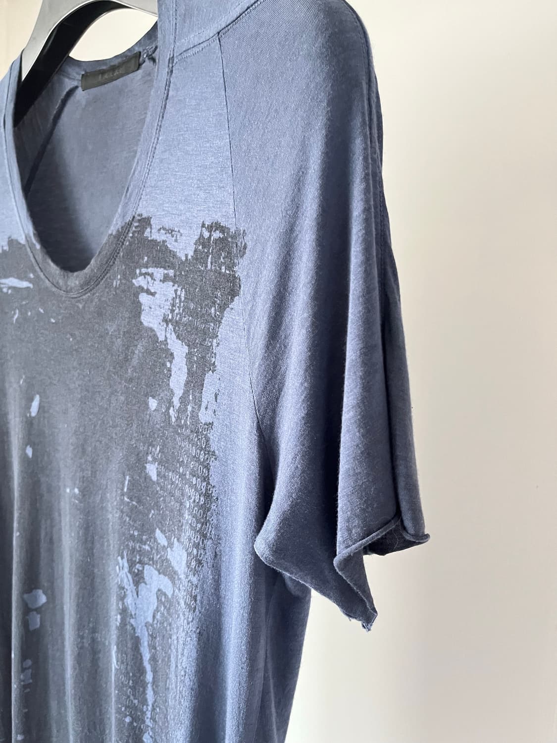 Julius Asymmetrical Silk Jersey Cutsew 상품이미지7