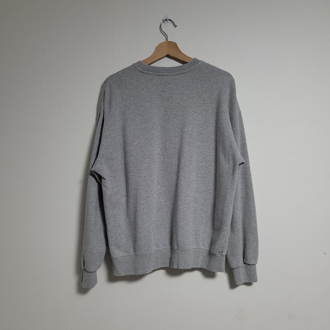 (M) 이벳필드 그레이 캐릭터 자수 맨투맨 티셔츠 상품이미지7