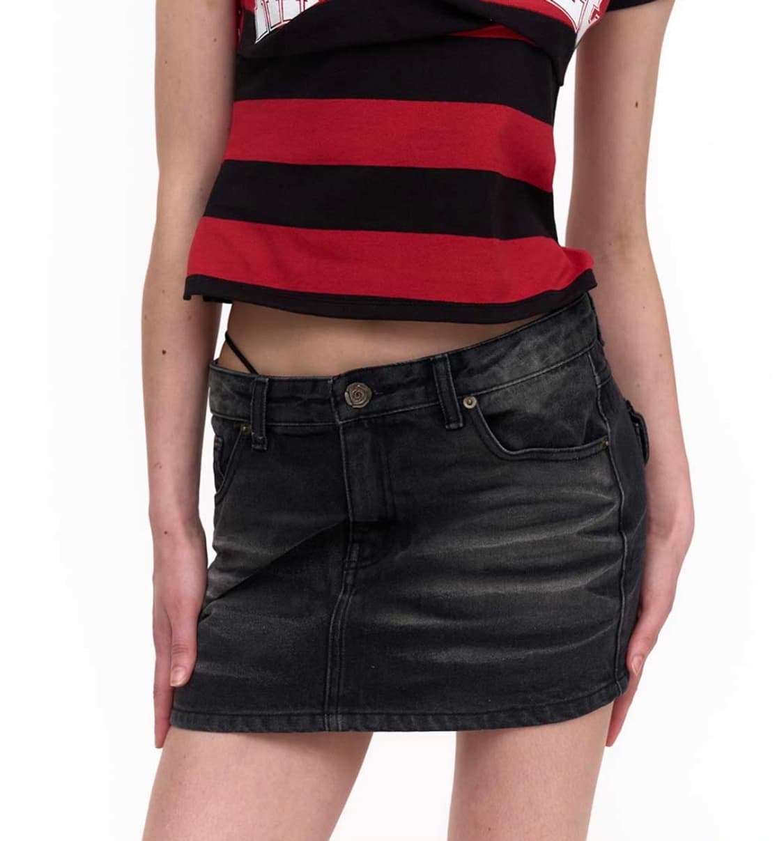 2000아카이브스 EMBOSSED DENIM SKIRT (BLACK) 상품이미지1