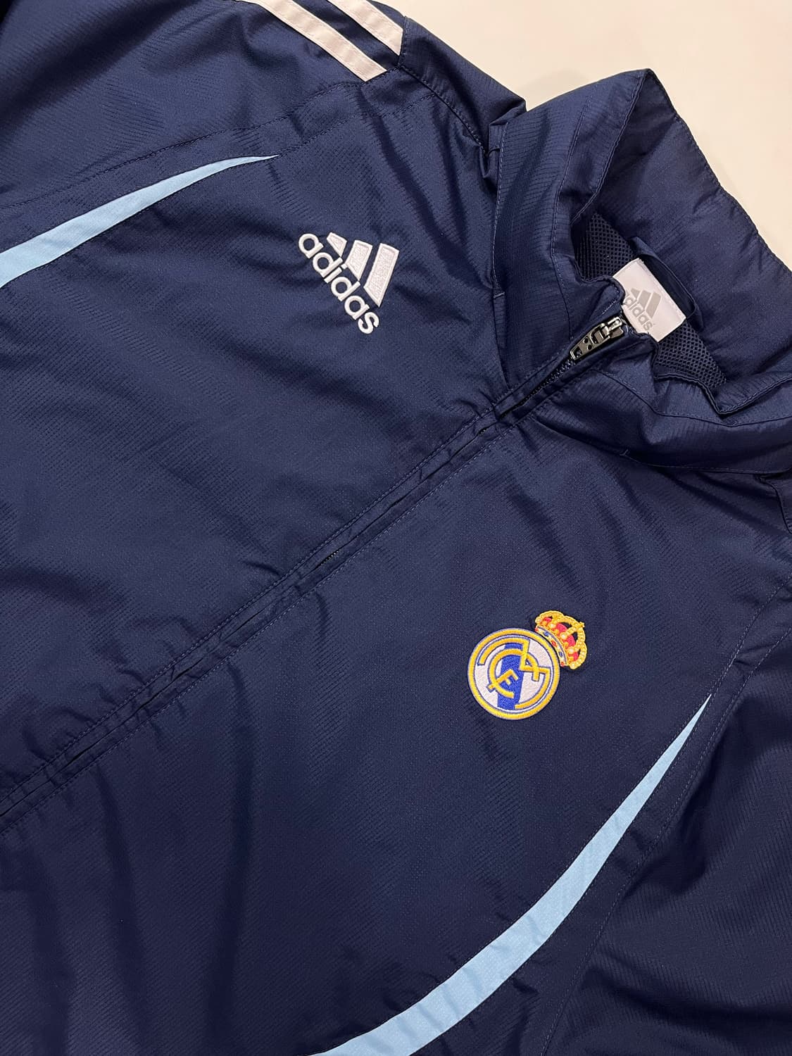 아디다스 레알 마드리드 CF 우븐 자켓 상품이미지5