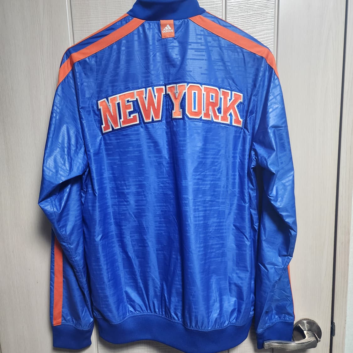 아디다스 x NBA 뉴욕 닉스 트랙탑 져지 (100) 상품이미지2