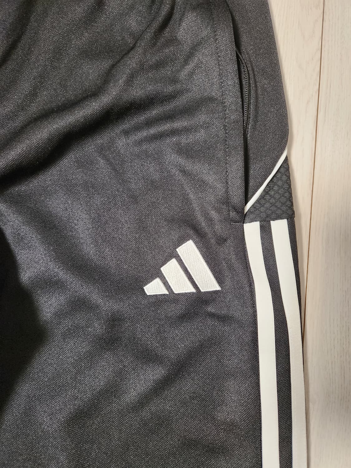 새상품급)아디다스 TIRO23 L TR PNT 트레이닝 팬츠 사이즈s 상품이미지3