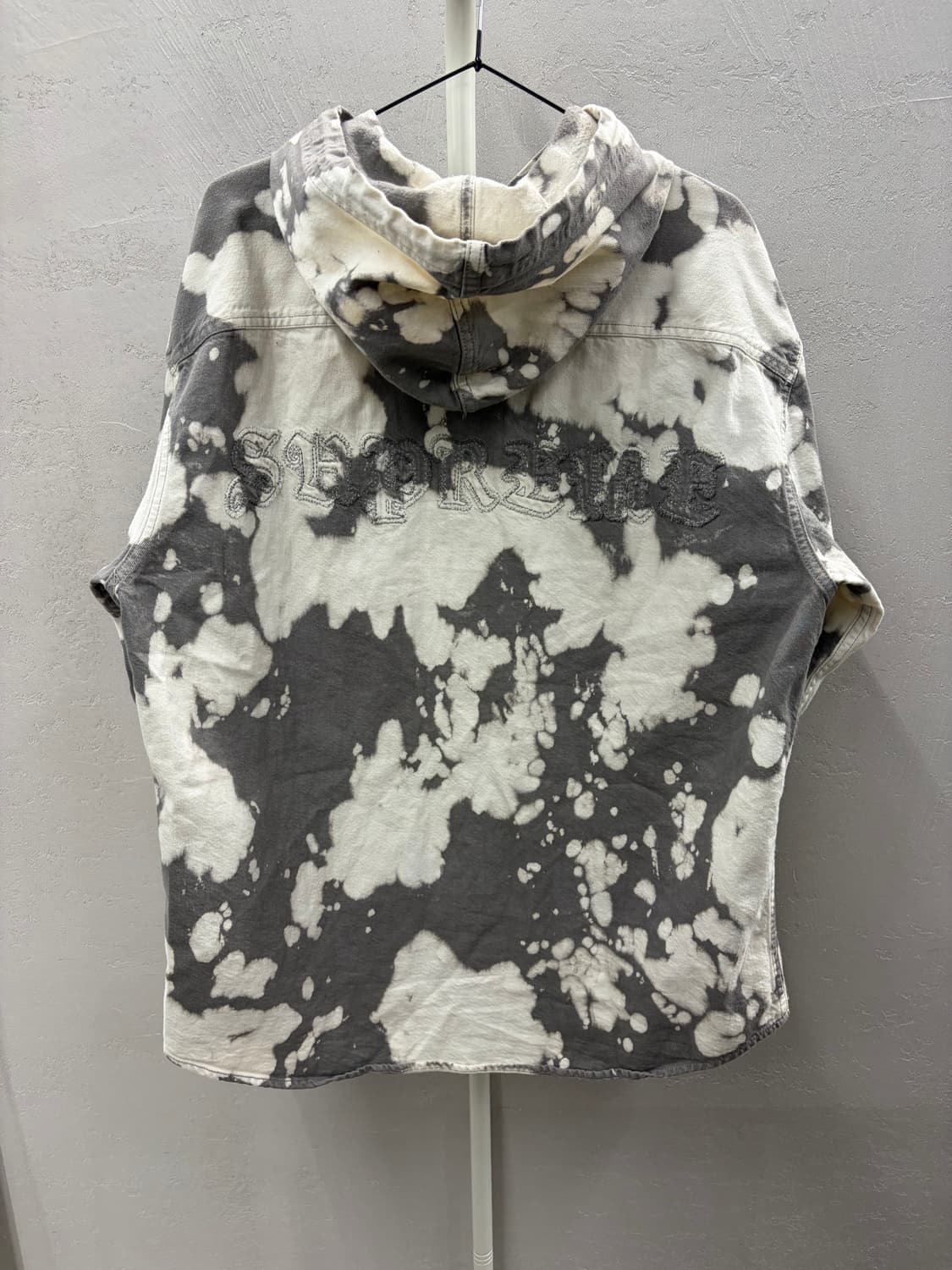 Supreme hooded denim shirt bleached 25SS 상품이미지5