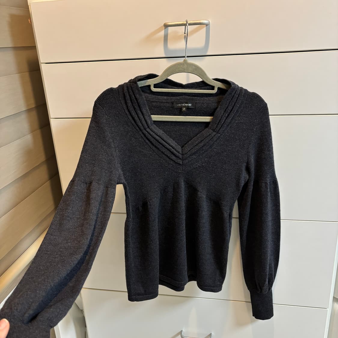 LAUTREAMONT 양모 100% 그레이 브이넥니트 상품이미지5