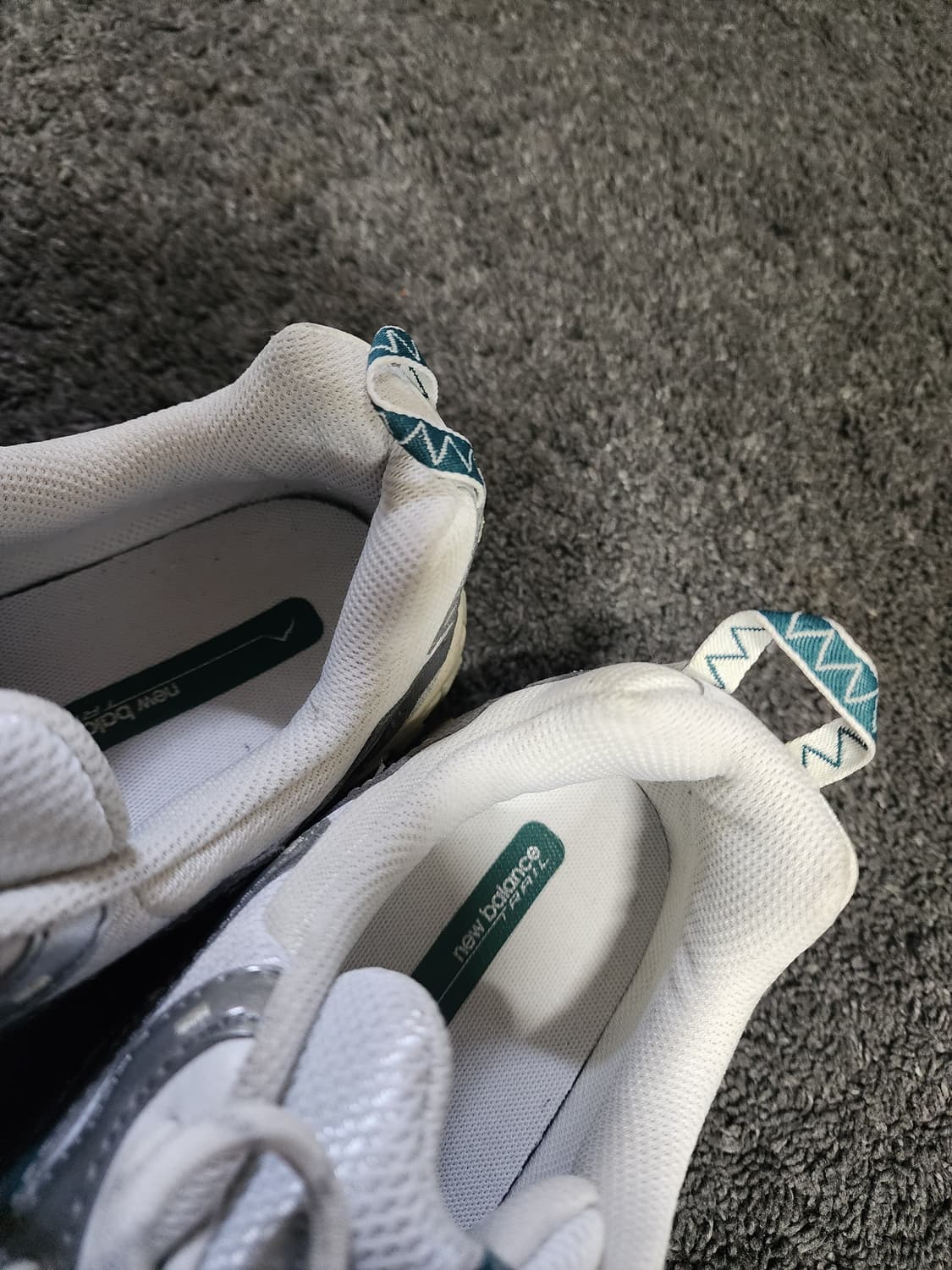 뉴발란스 ML610 메탈릭실버  상품이미지6