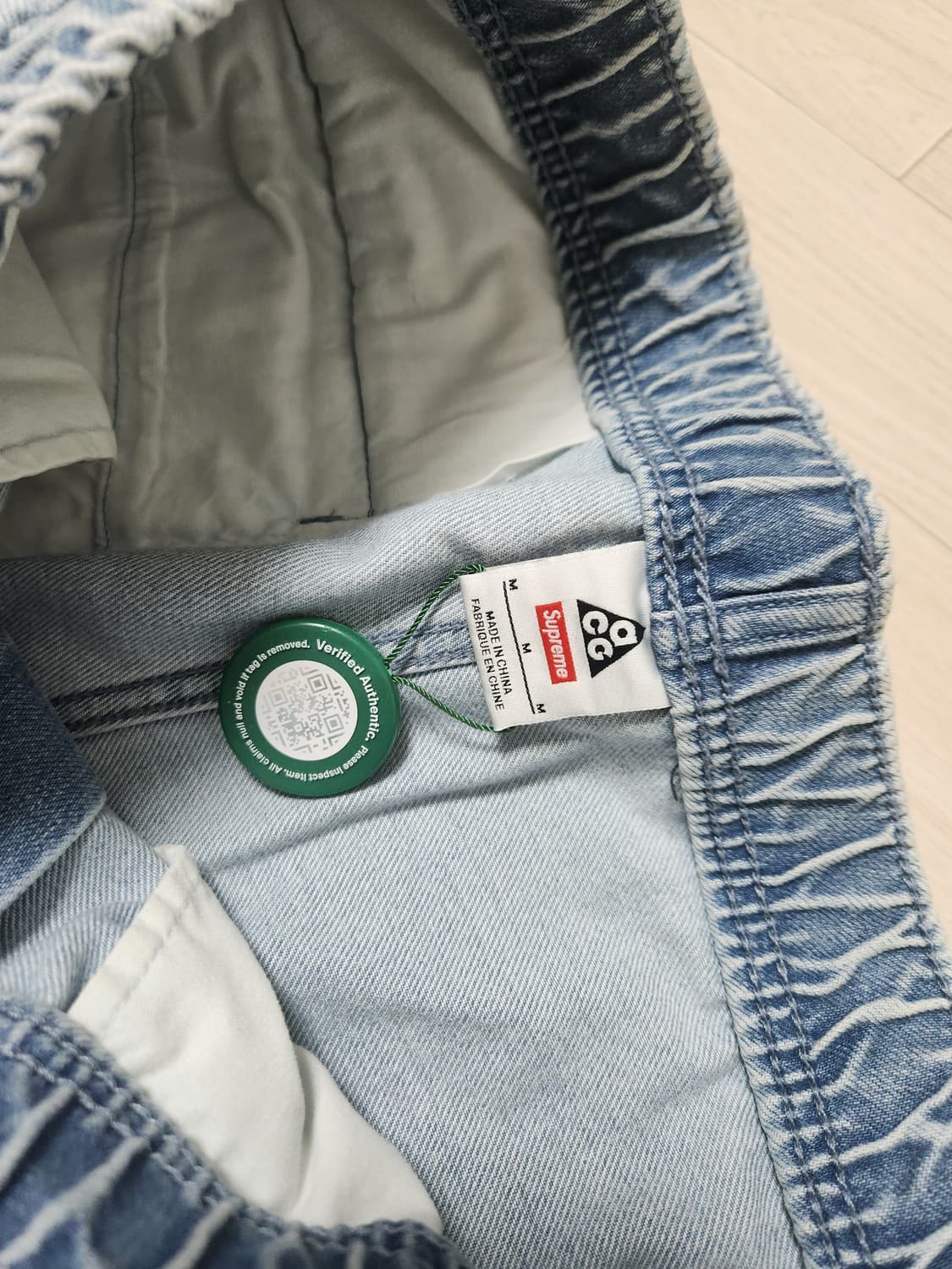 슈프림 x 나이키 ACG 벨티드 데님 팬츠 워시드 블루 - 22FW 상품이미지3