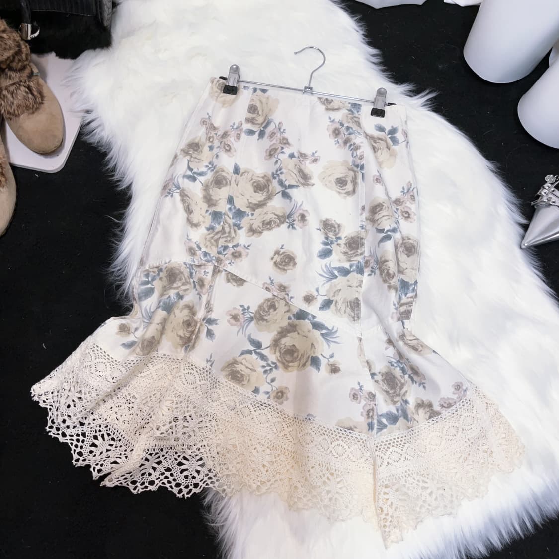 Oriental Lace Midi Skirt 상품이미지1