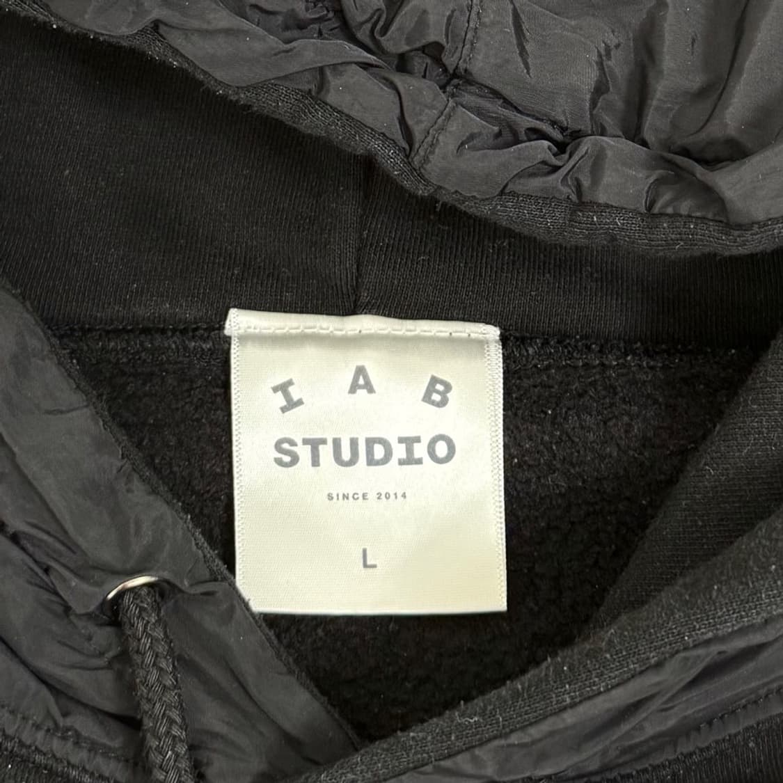 아이앱스튜디오 우븐 블랙 후드티 상품이미지8