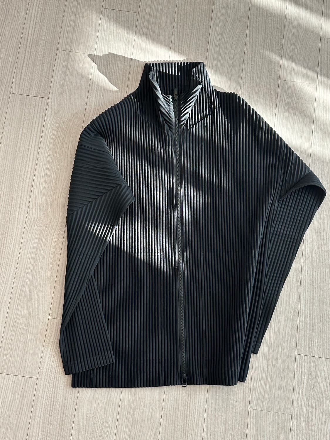 이세이미야케 옴므플리세 집업 4 상품이미지1