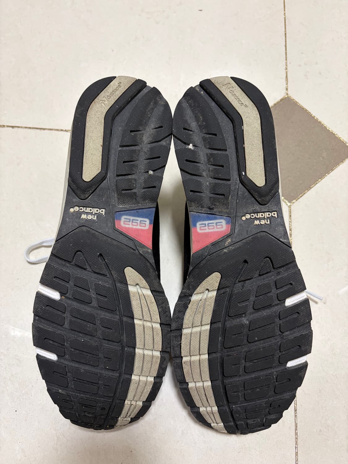 뉴발란스 992 285 코어블랙그레이 상품이미지5