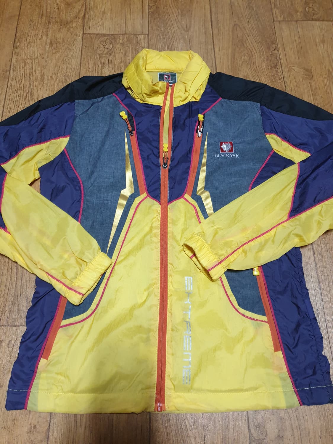 1060 블랙야크 아웃도어 바람막이 95~100 사이즈입니다 상품이미지2