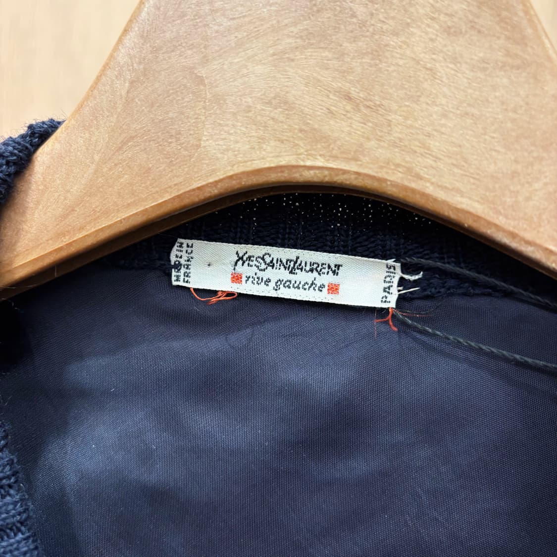 입생로랑 울 니트 가디건 자켓 시그니처 더블 골드 버튼 디테일 딥 네이비 상품이미지8