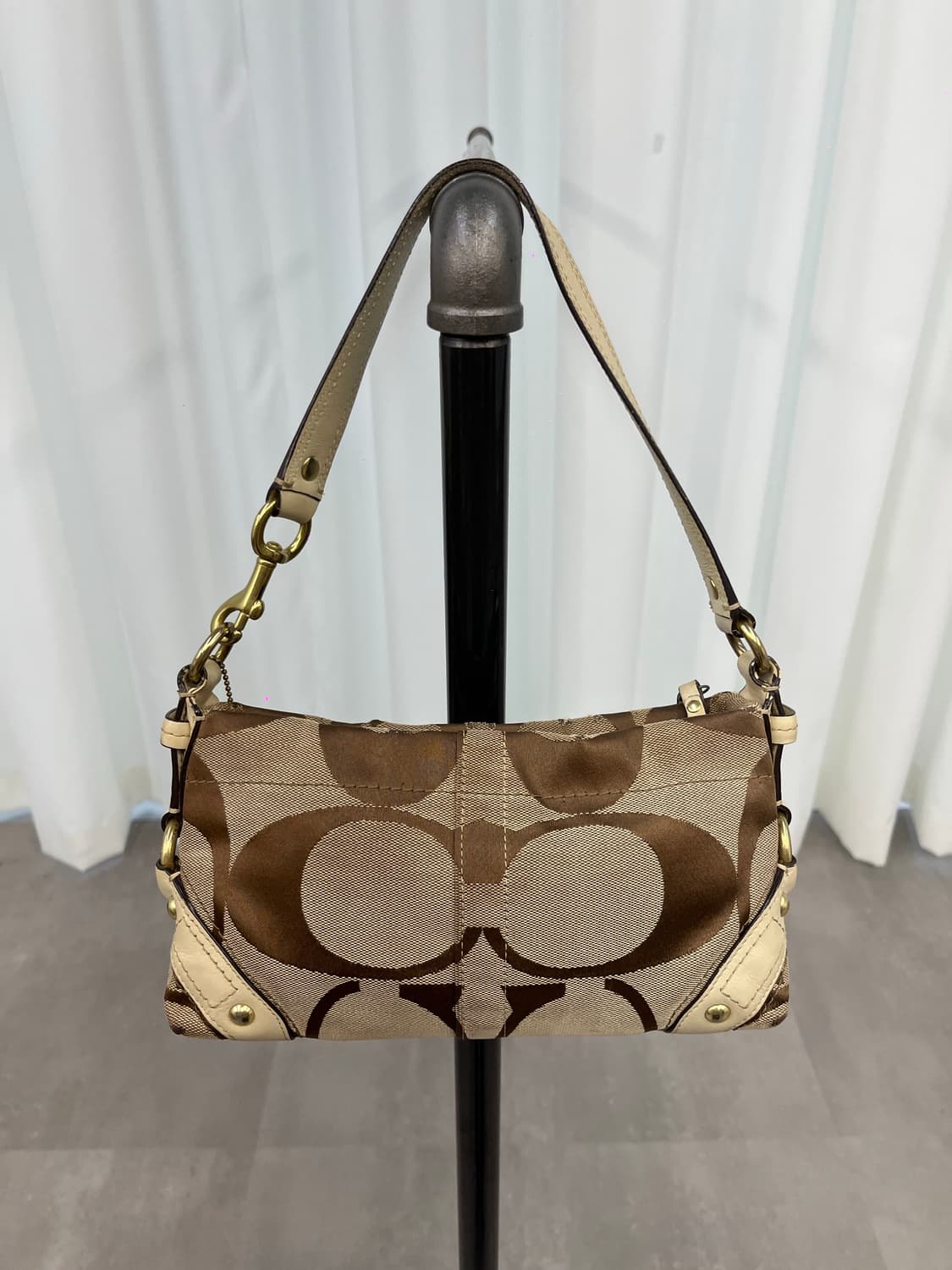 Coach White Mini Shoulder Bag 상품이미지8