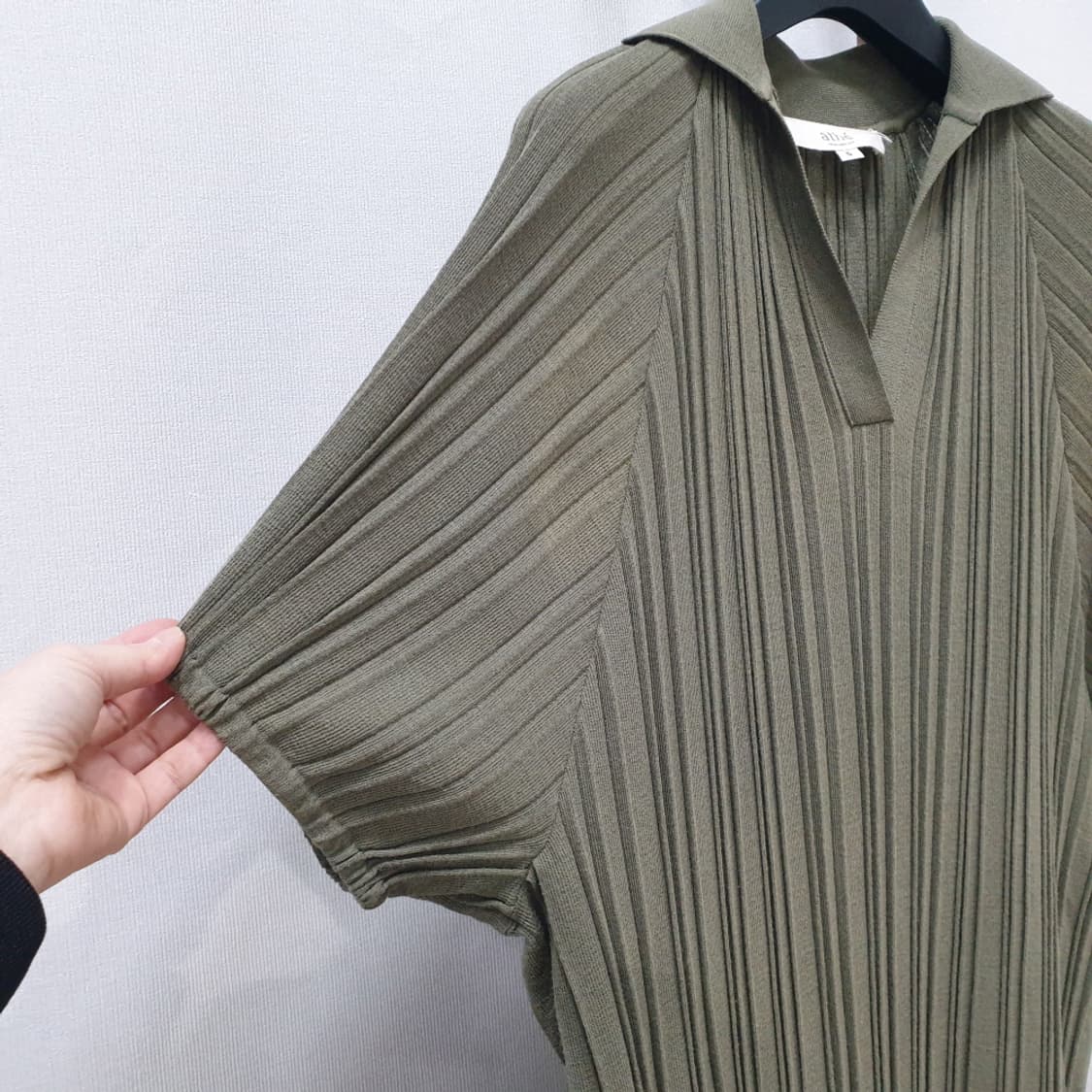 S)아떼바네사브루노 단색 반팔니트 원피스 상품이미지3