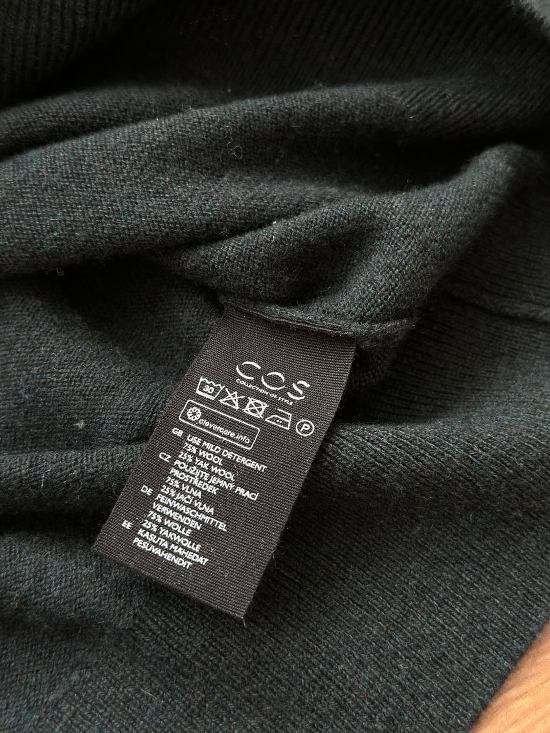 [COS]코스 메리노 야크 롤넥 스웨터 M 상품이미지4