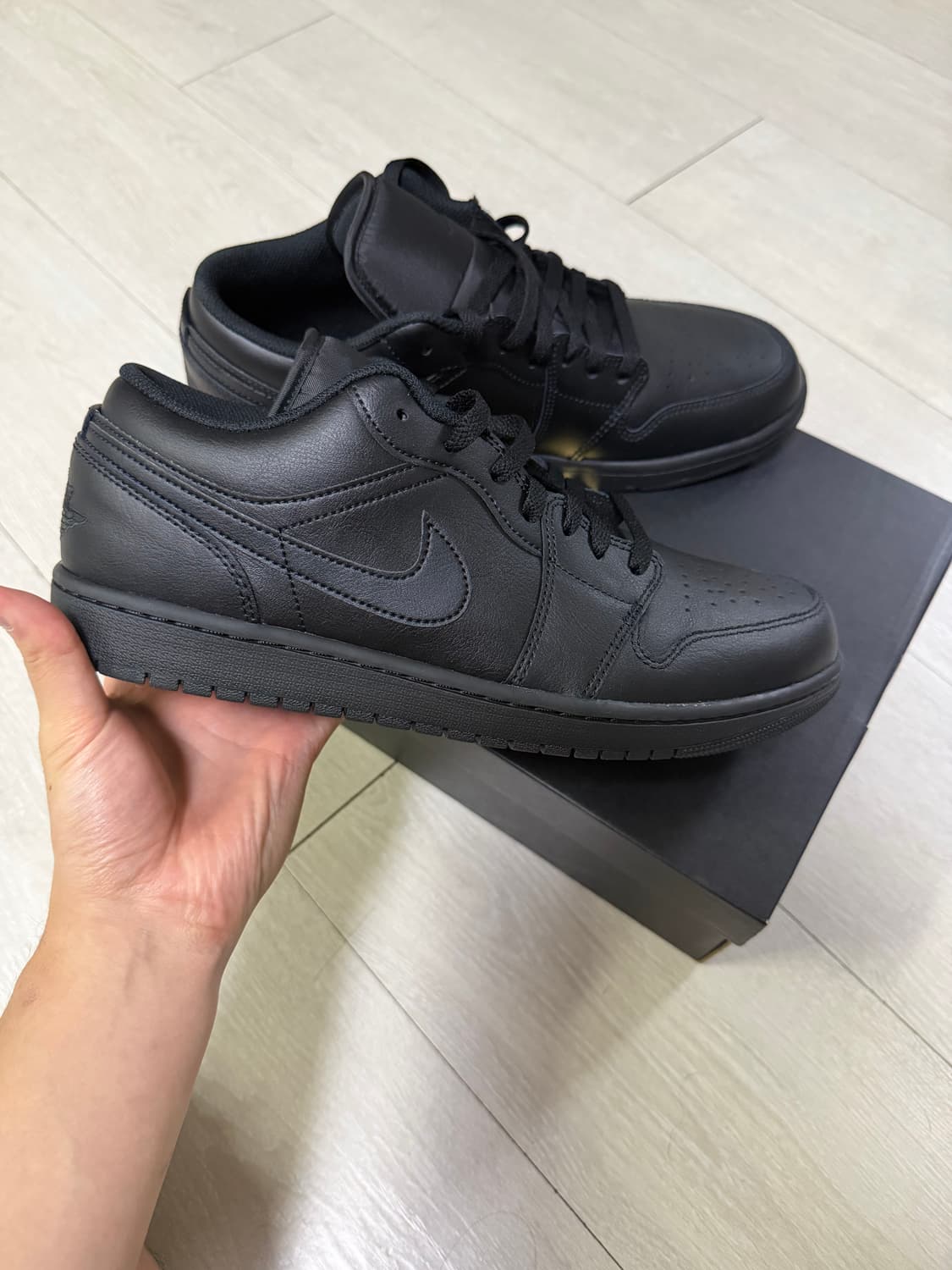 나이키 에어 조던 1 로우 블랙 새제품 상품이미지1
