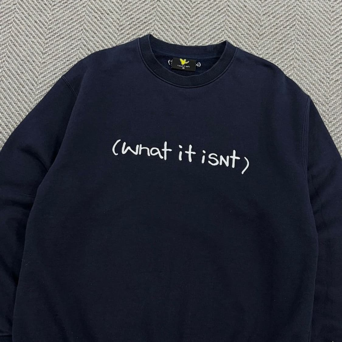 와릿이즌 자수 레터링 맨투맨 v3092 상품이미지3