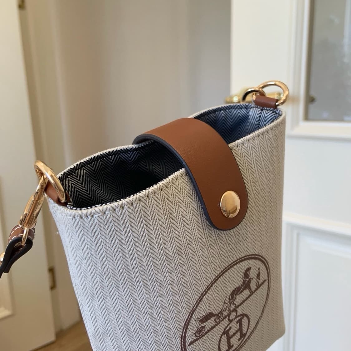 에르메스 업사이클 폰 크로스백 미니 버킷백 상품이미지7