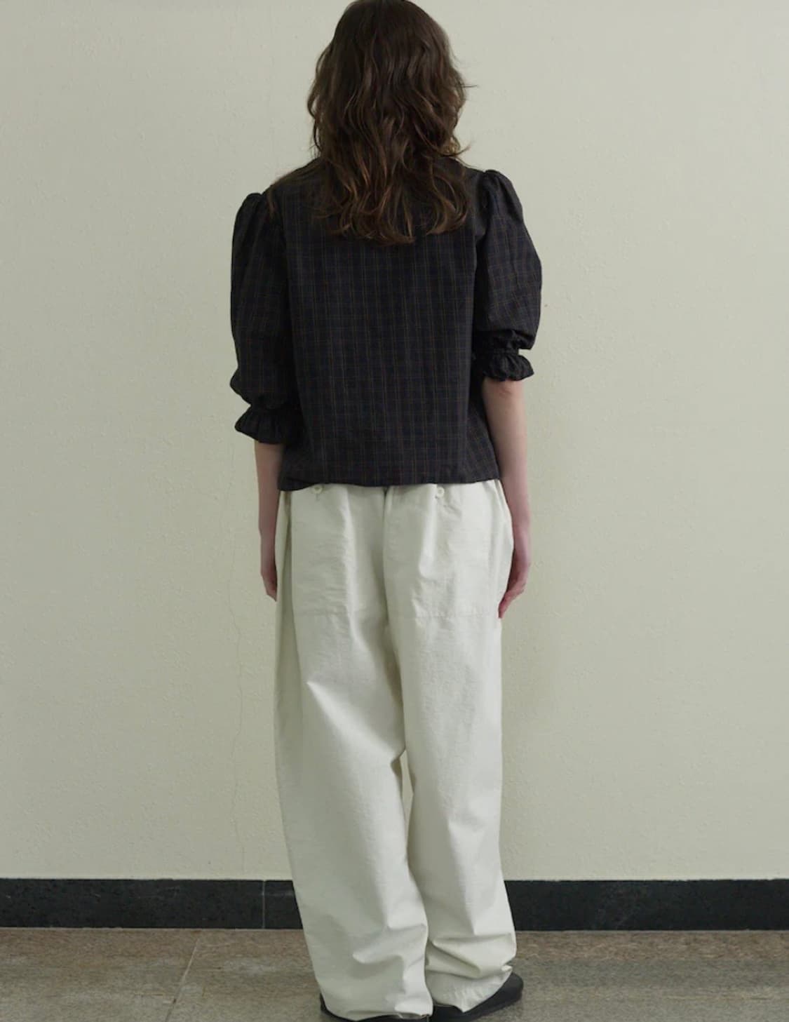 비아플레인 비아 빅토리아 프릴 블라우스 네이비 체크 상품이미지2