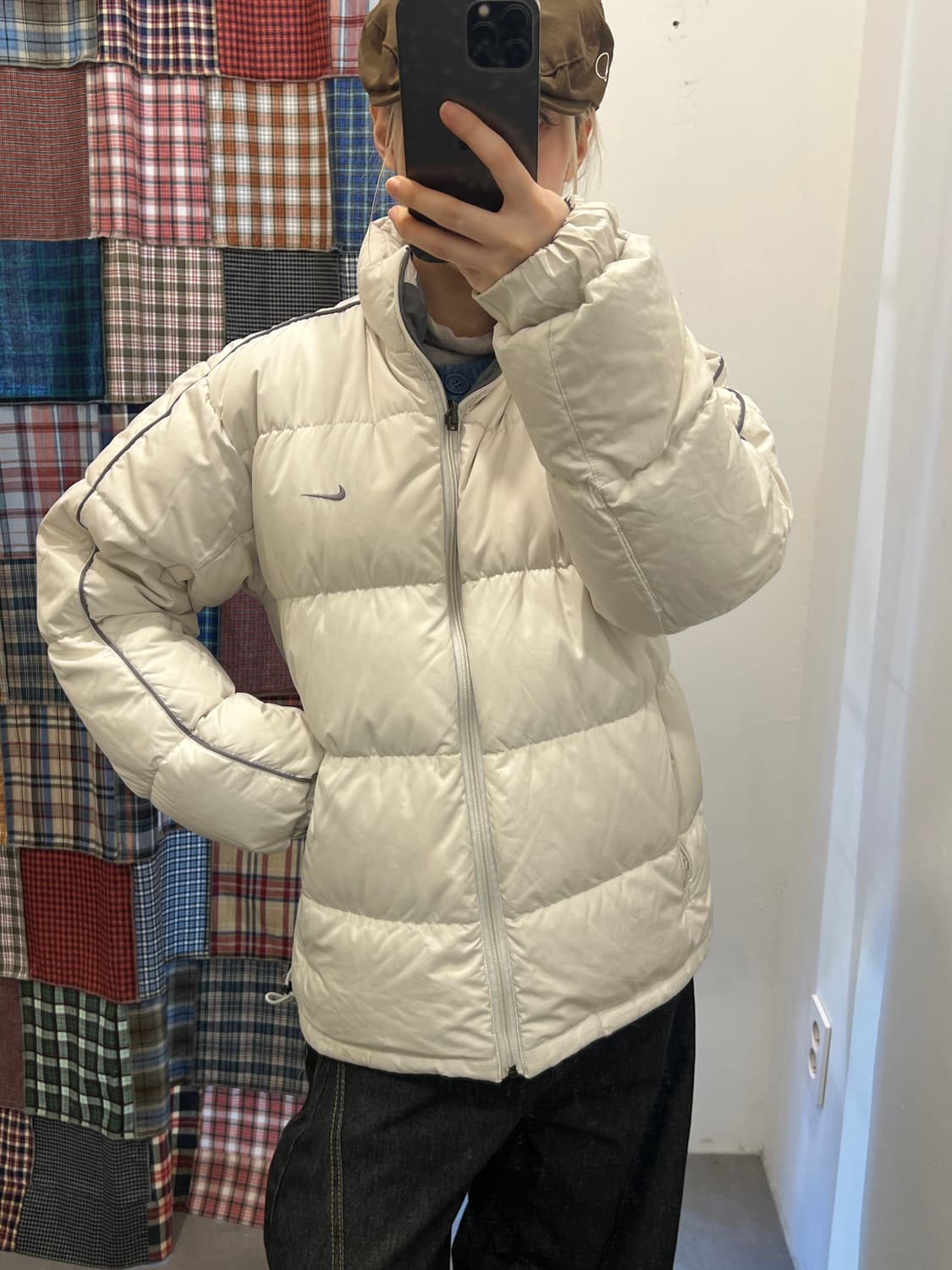 나이키 화이트 실버 푸퍼 패딩 상품이미지3