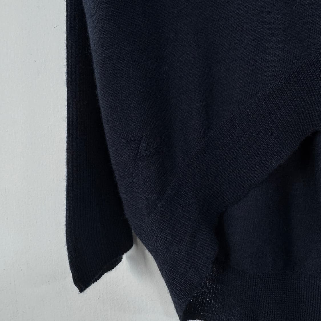 쟈딕앤볼테르 백 비즈 메리노 울 니트 상품이미지2