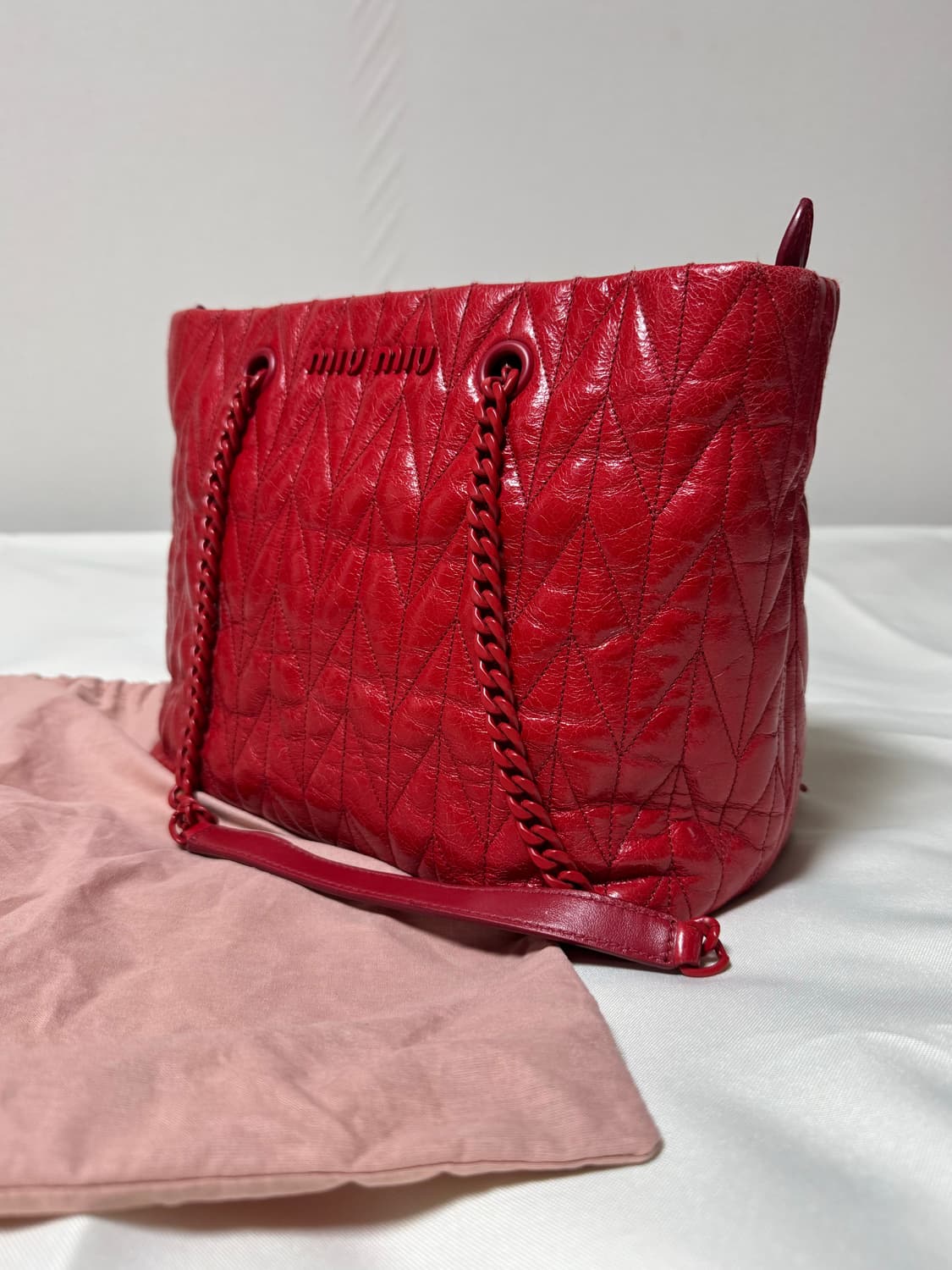 미우미우 마테라쎄 퀄팅 토트백 상품이미지1