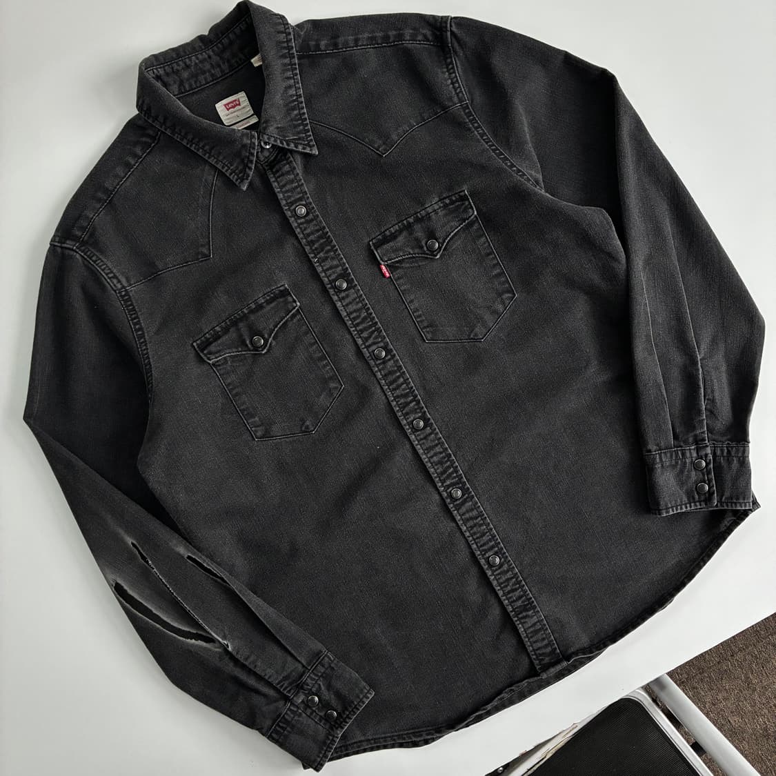Levis  리바이스 레드탭 워싱 흑청 데님 포켓 셔츠 상품이미지2
