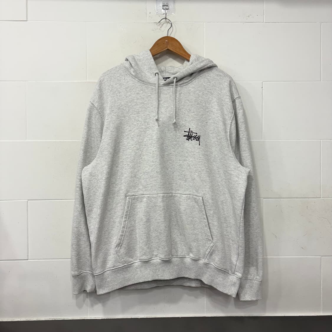 스투시 베이직 로고 후드티 상품이미지1