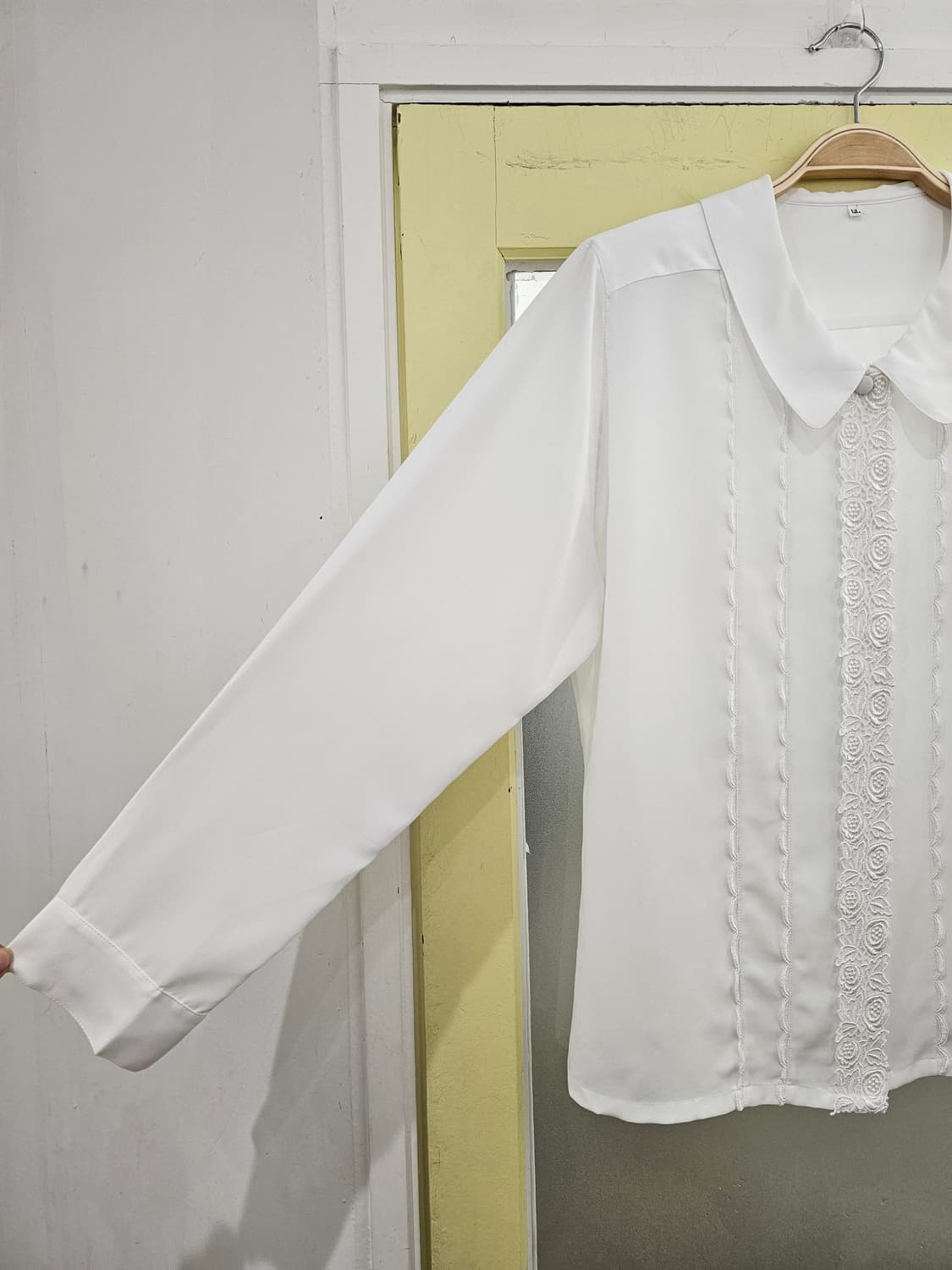 Japan 화이트 자수 블라우스 상품이미지3