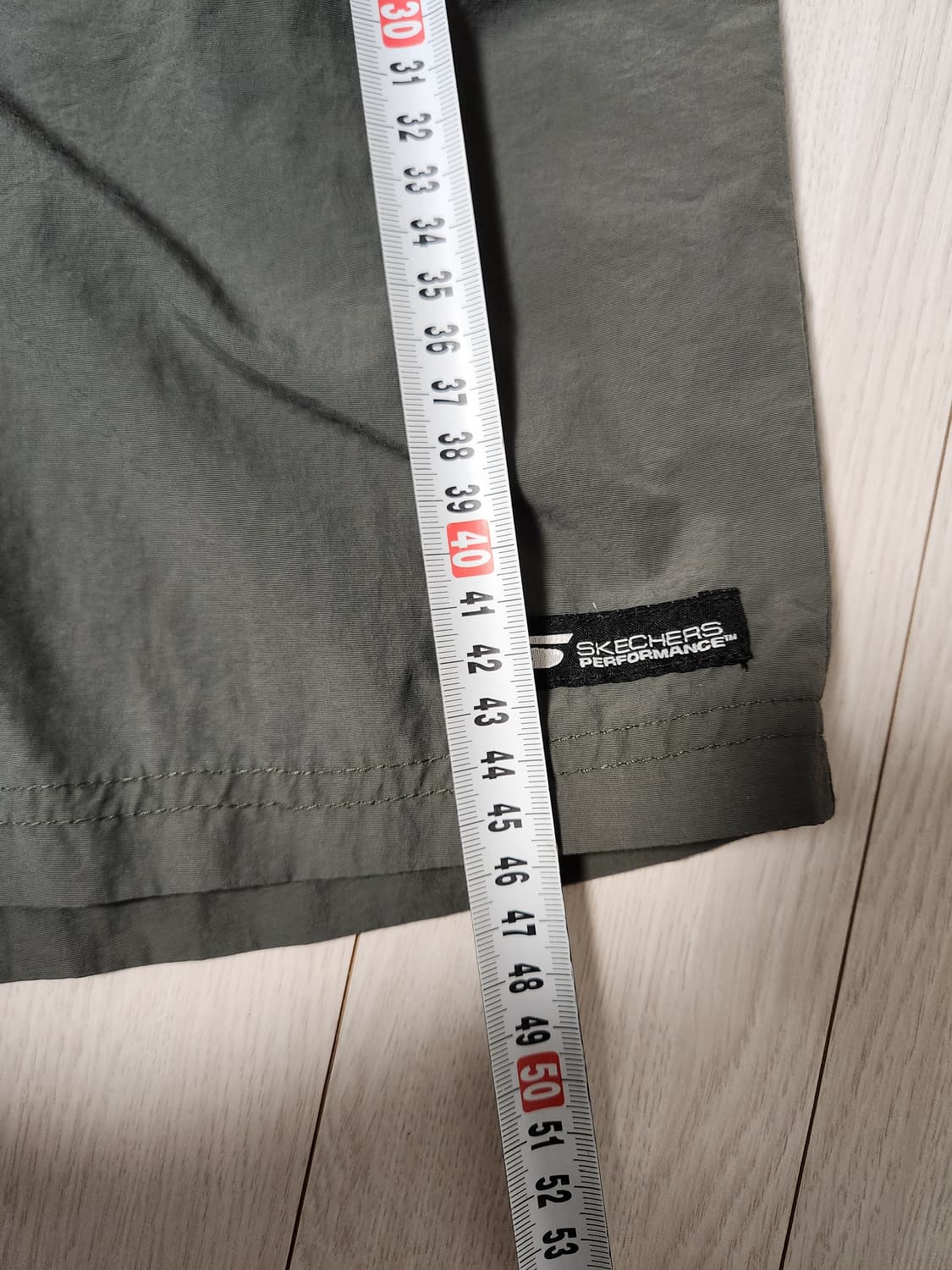 스케쳐스 퍼포먼스 카키색 밴딩 반바지 사이즈32 L

약간의 사용감 외에 상품이미지3