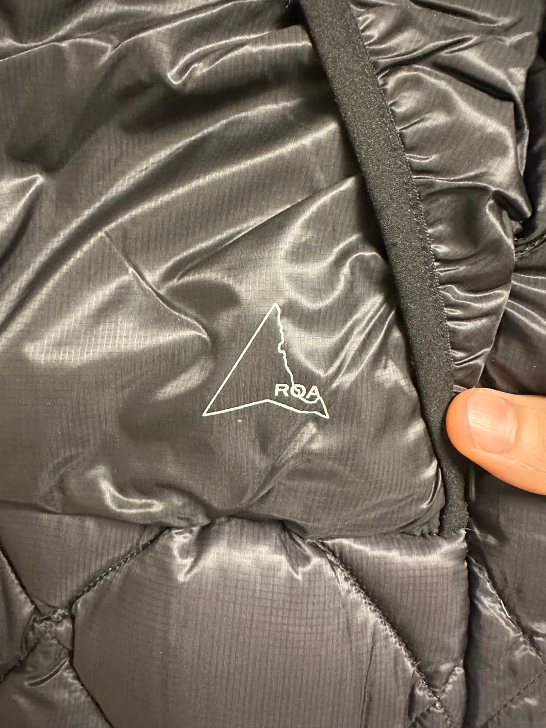 로아 라이트다운패딩 팝니다(추가금드리고 누나패딩 교환가능) 상품이미지2