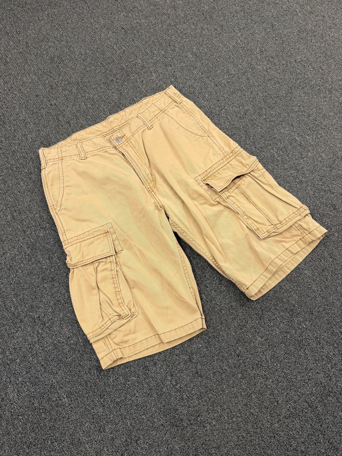 32) 리바이스 빈티지 베이지 카고 반바지 상품이미지1