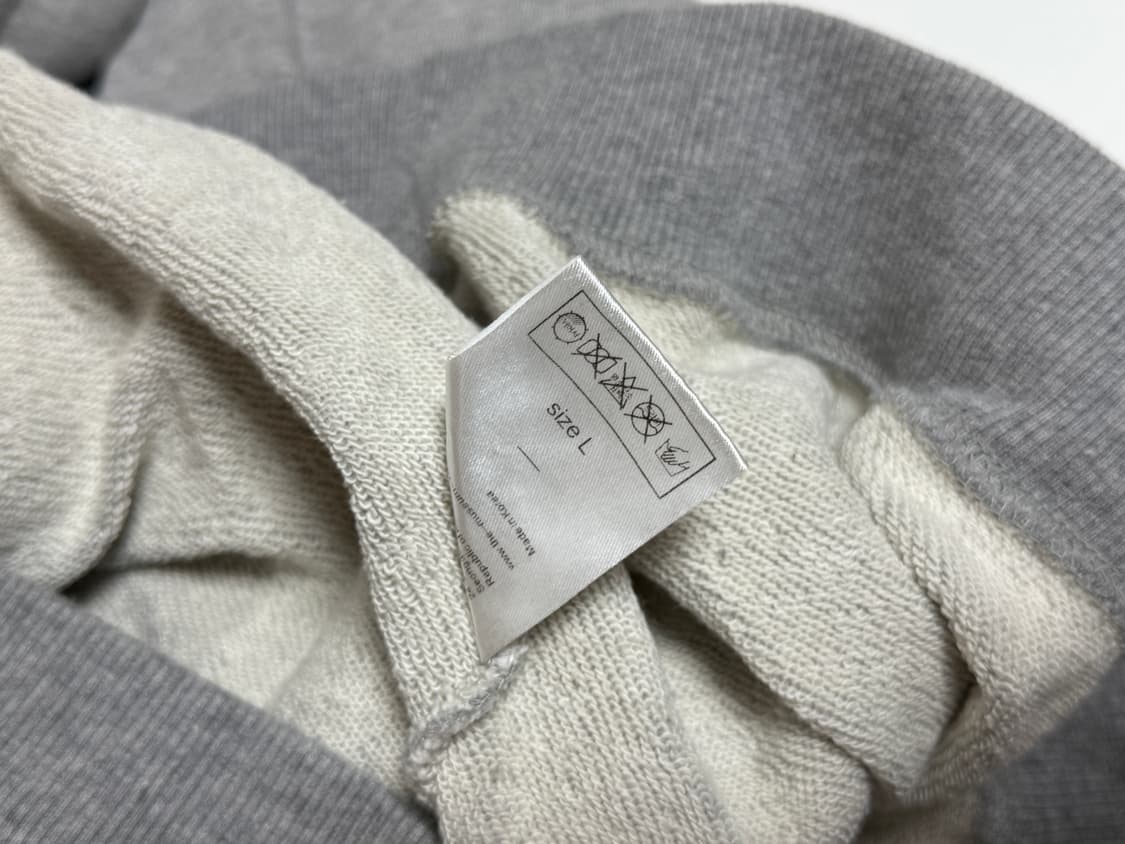 더 뮤지엄 비지터 하트 스프레이 후드 그레이 상품이미지5