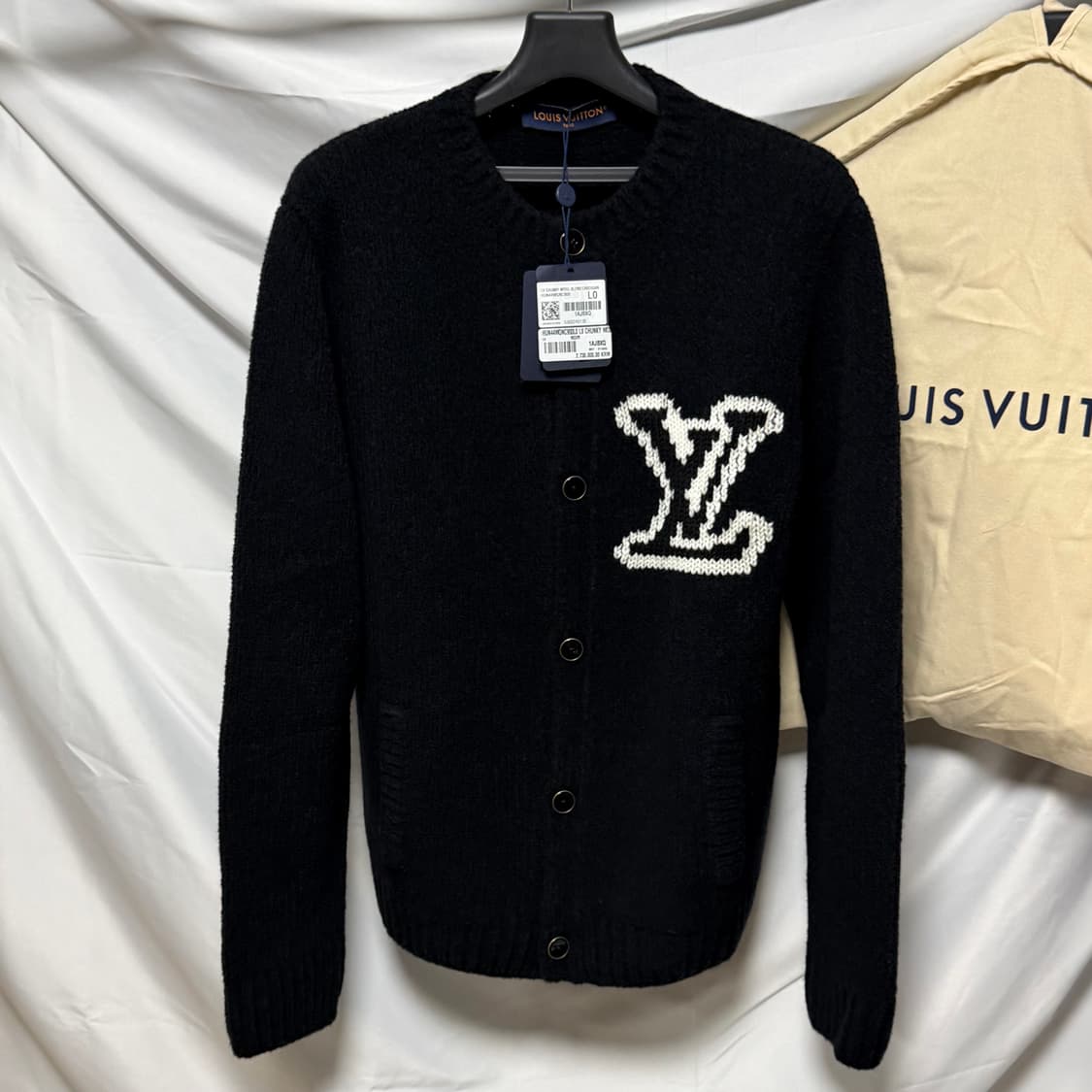 [새상품/L] 25FW 루이비통 청키 인타르시아 니트 가디건 블랙 상품이미지1