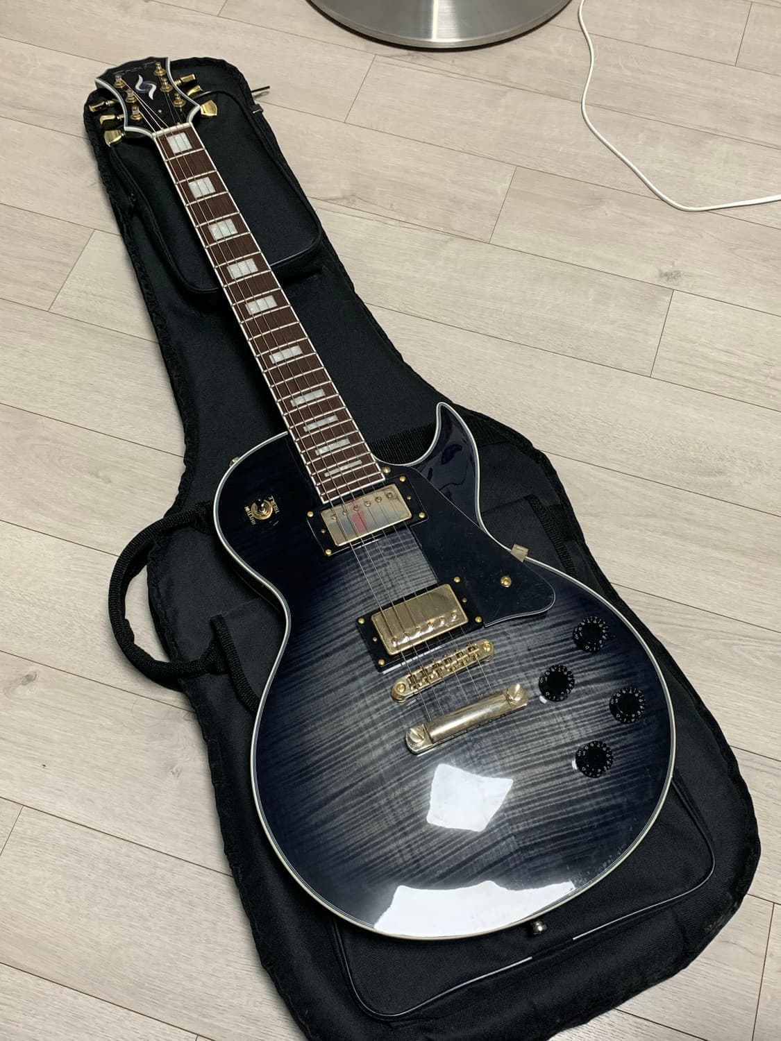 스피어 RD-250 Trans Black 일렉기타 상품이미지2