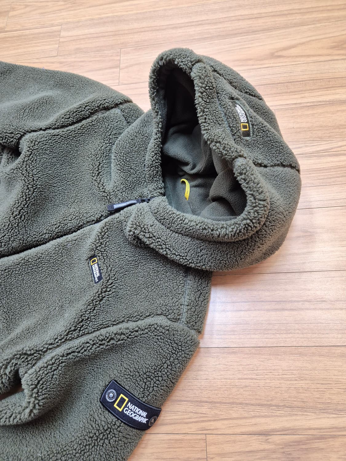 내셔널지오그래픽 키즈 뽀글이 후리스 판매합니다. 색상은 카키색이고, 사이 상품이미지2