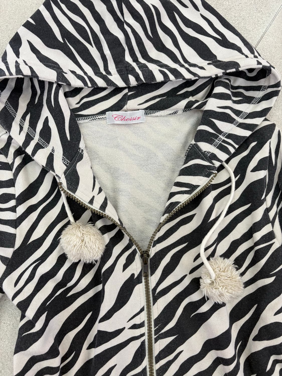 지브라 폼폼 후드집업 상품이미지2
