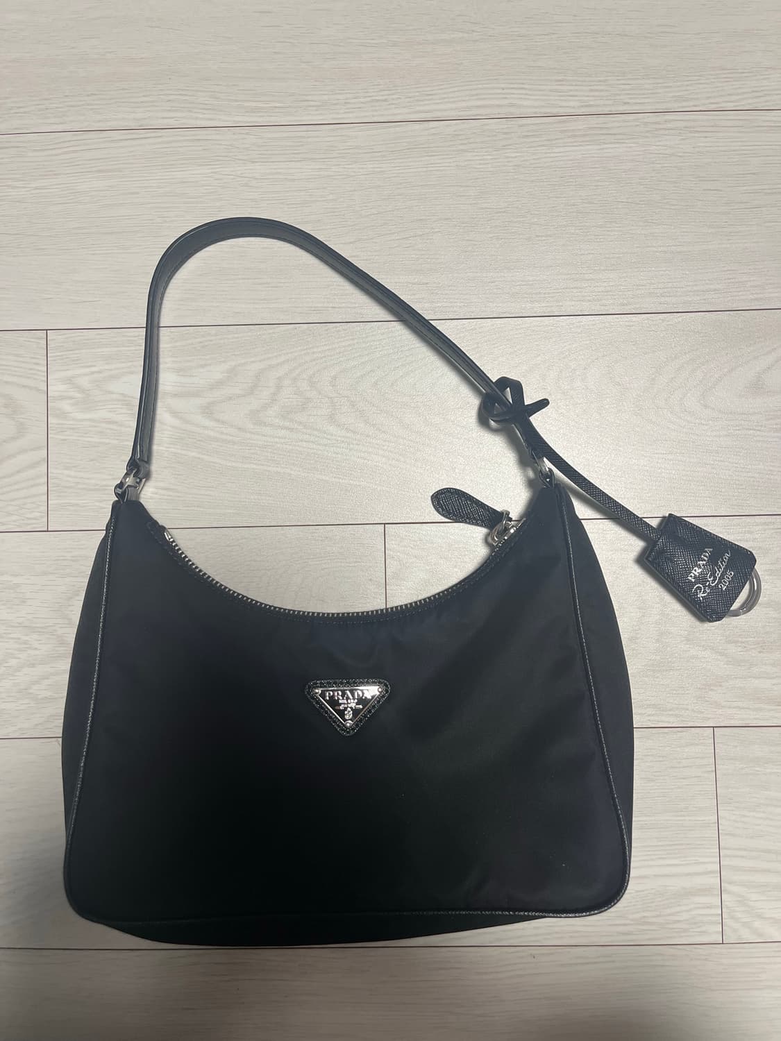 프라다 리나일론 호보백 상품이미지2