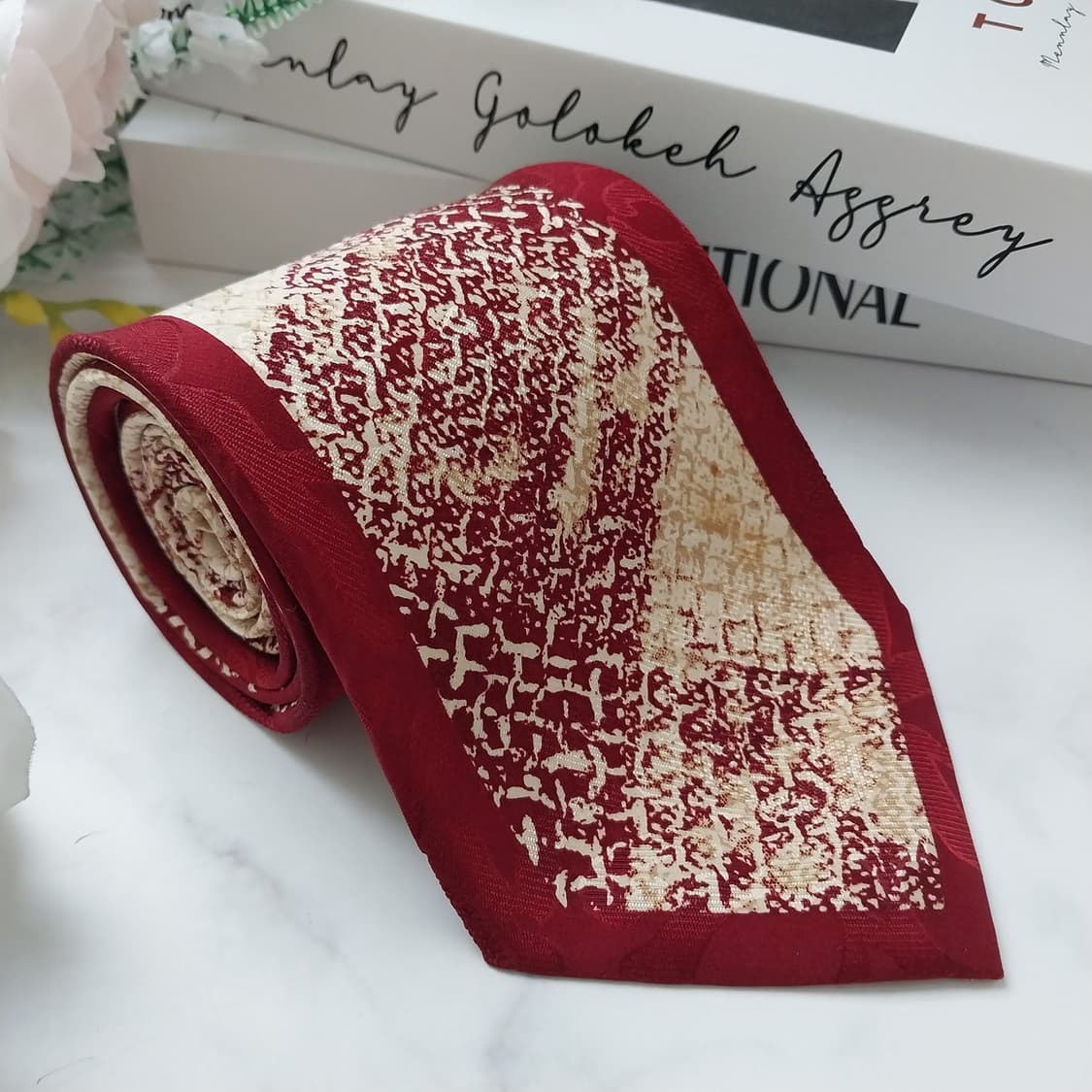 피에르 발망 레드&베이지 아트워크 넥타이 9.7cm A+등급 K1070
 상품이미지2